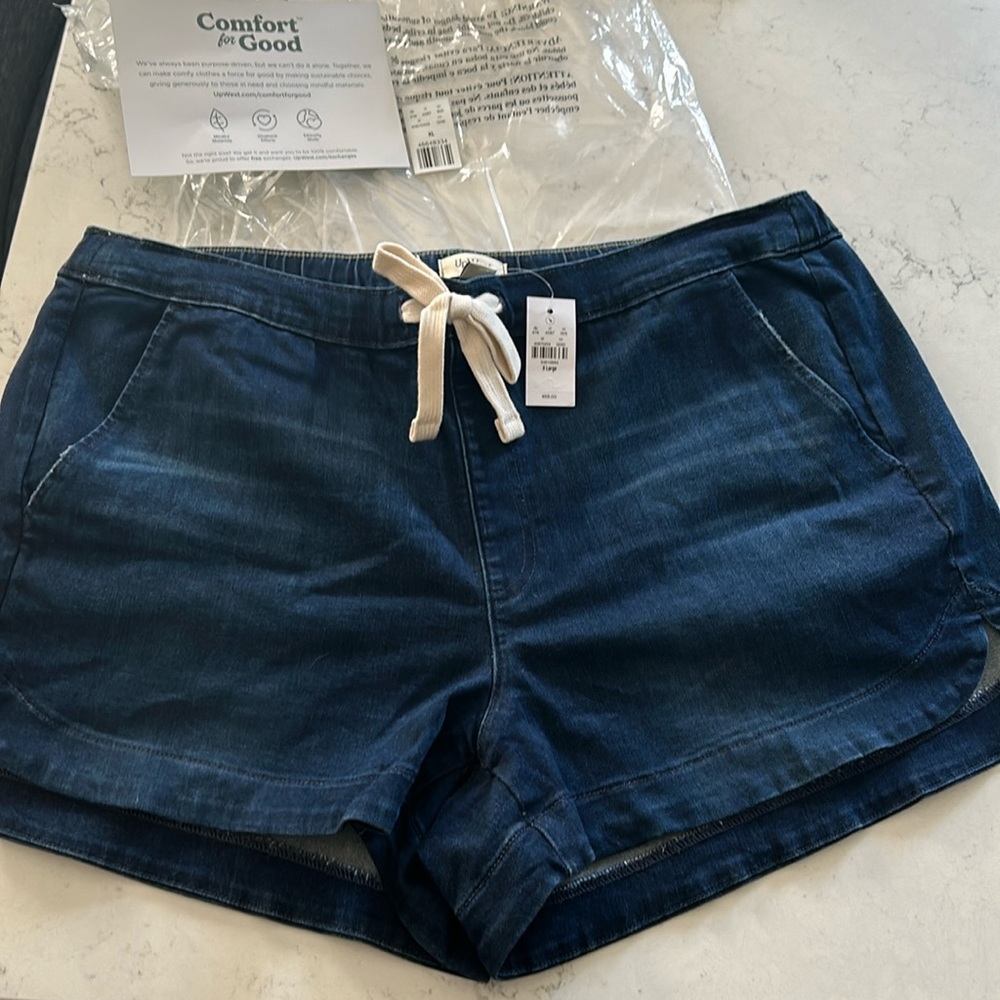 Upwest dark Jean short XL NWT